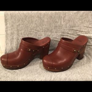 UGG Clogs Size  8